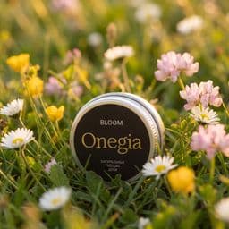 Натуральные твёрдые духи bloom. Цветочная поляна